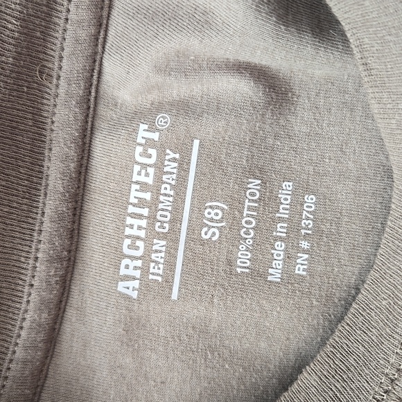 Long sleeve tee - Picture 3 of 3